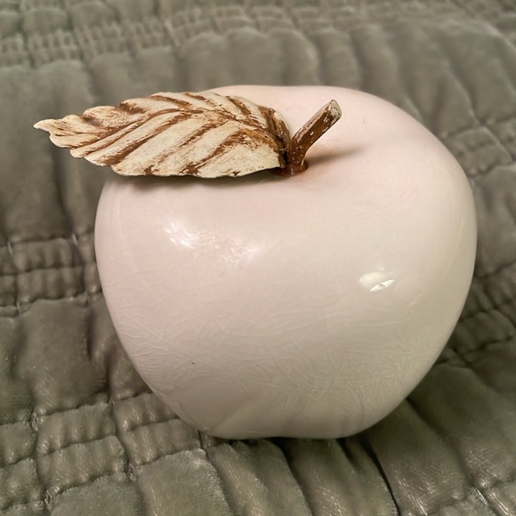 Ceramic Apple with Metal Stem & Leaf Decoration Decor - Picture 10 of 11